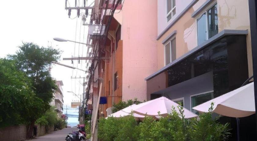 Hotel By Dee @Jomtien Pattaya Exterior foto